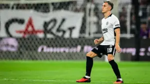 Beşiktaş Eyes Return of Leandro Trossard Following Costly Missteps and Injury Concerns