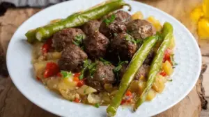 Daily Home Cooking Menu: A Traditional Multi-Course Feast Designed for the Family Dinner Table