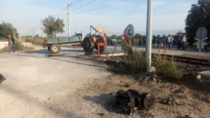 Passenger Train Collides with Tractor at Level Crossing in İzmir: Two Brothers Narrowly Escape Death