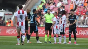 Red Card Drama in the Trendyol Süper Lig: Melih Kabasakal Sent Off as Trabzonspor Dominates Samsunspor